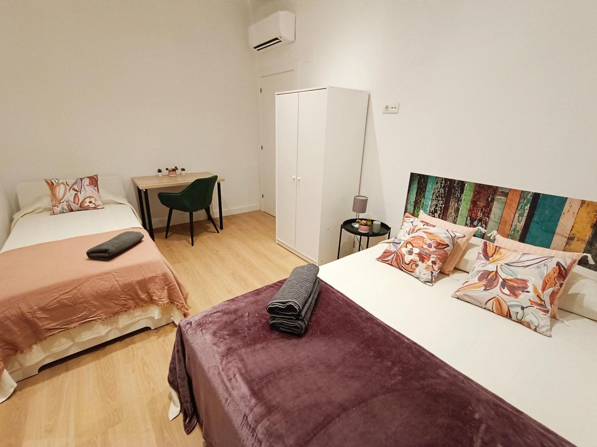By Universitat Rooms Barcelona Zewnętrze zdjęcie